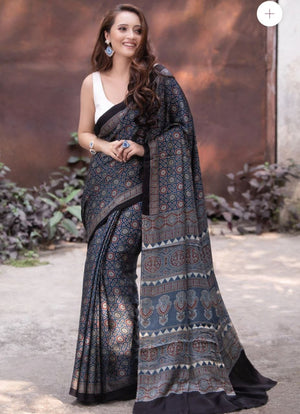 black saree designer most creative